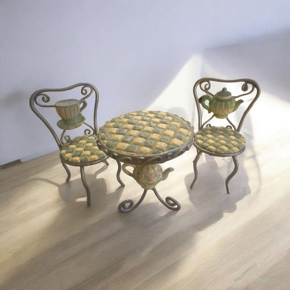VINTAGE RUSS BERRIE &CO COZY KITCHEN COLLECTION DOLL FURNITURE TABLE W/2 CHAIRS